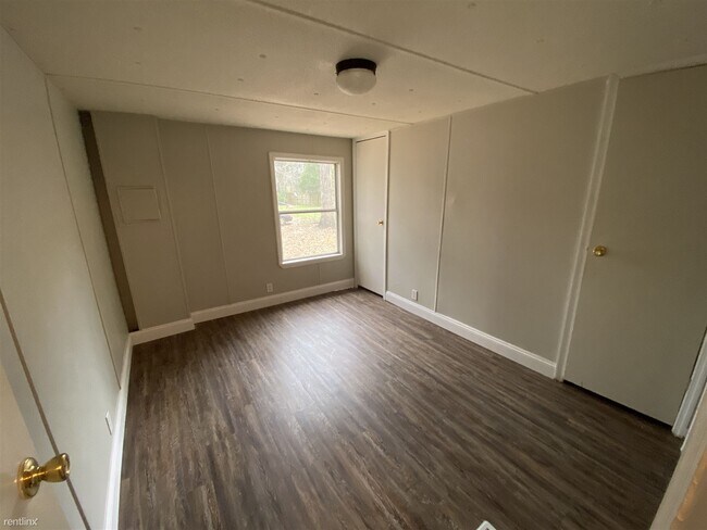 Building Photo - 349 Holly Hill Ct