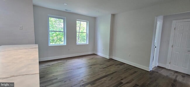 Building Photo - 1409 G St NE