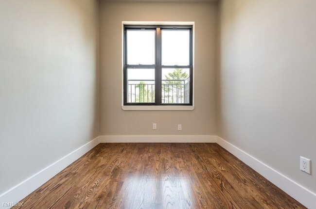 Foto del edificio - 6807 Forest Ave