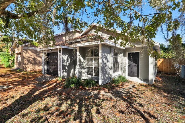 Foto del edificio - 521 Madrigal Ct