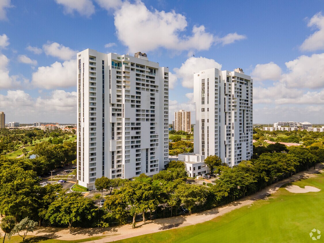 Foto principal - Delvista Towers Condominium