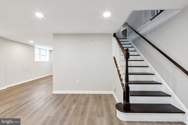 Foto del edificio - 3825 Larchwood Rd