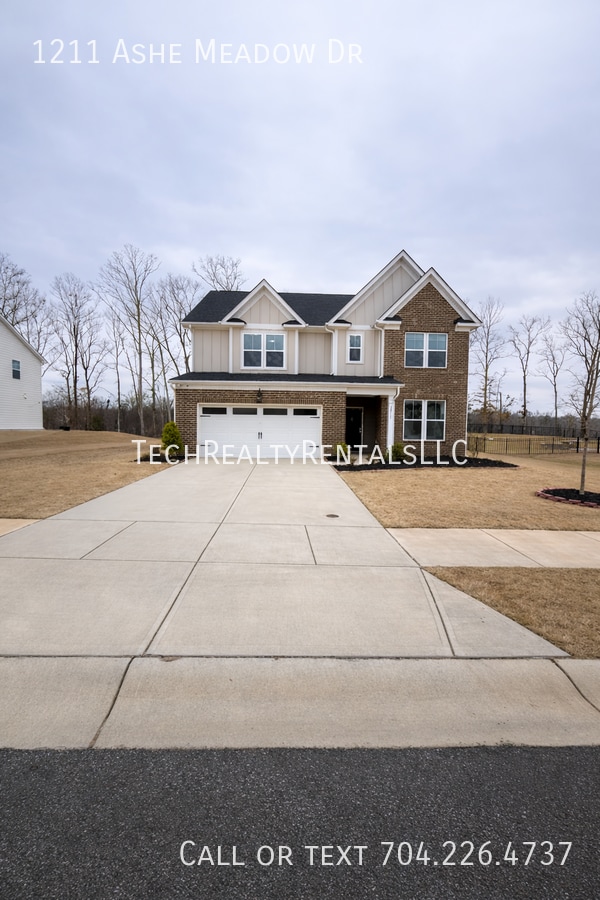 Building Photo - 1211 Ashe Mdw Dr