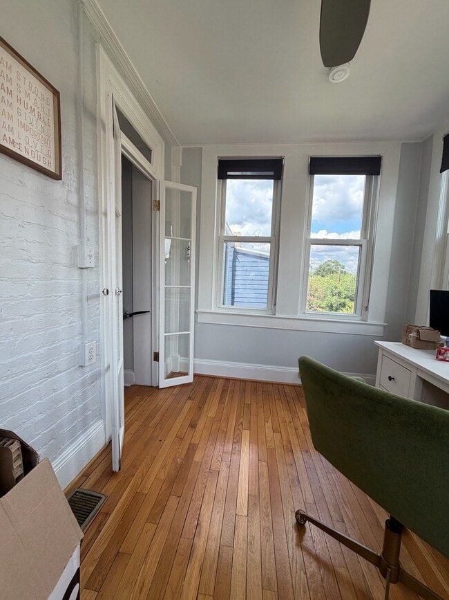 Photo - 411 11th St NE (Washington, DC) Apartment