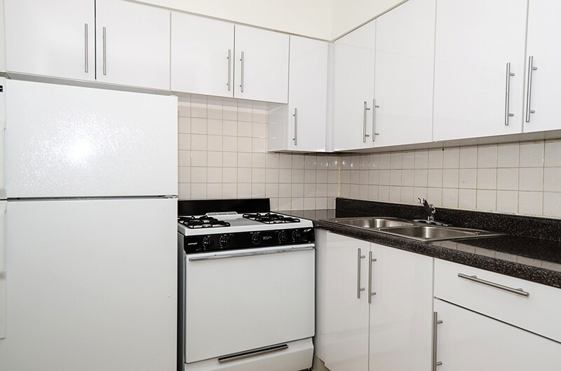Primary Photo - 536 W Addison St