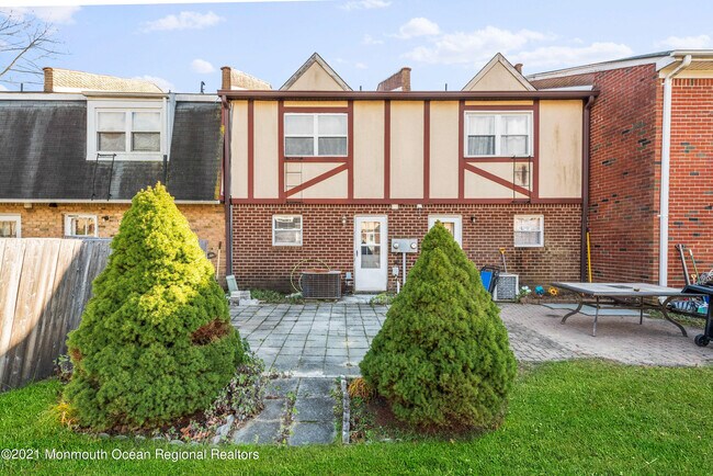 Building Photo - 53 Briar Mills Dr