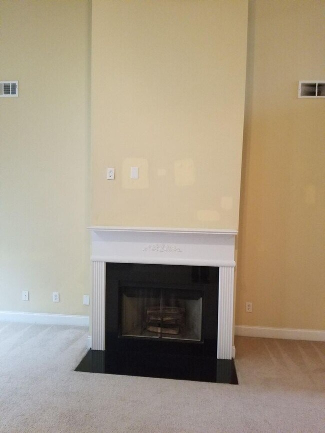 Building Photo - 3835 Kings Bridge Dr