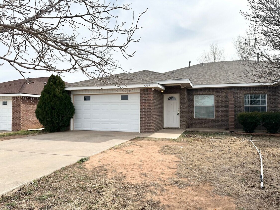 Foto principal - Duplex for Rent 3/2 in Midland Texas