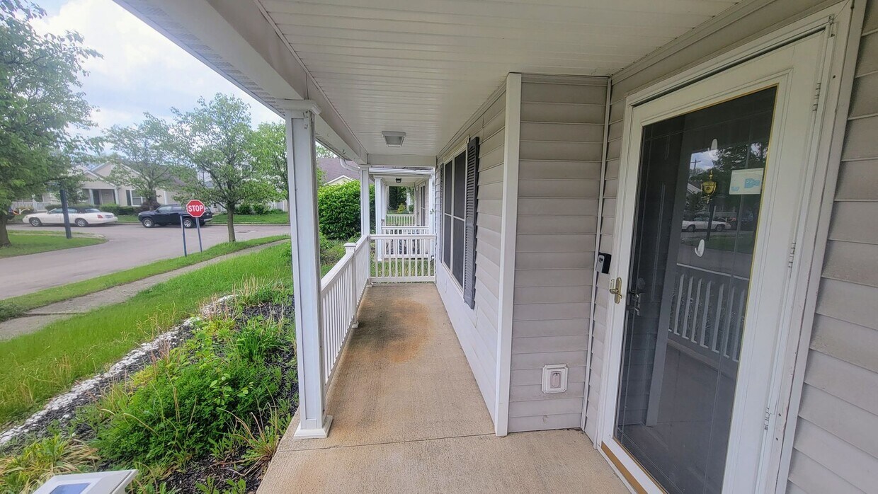 Primary Photo - Spacious South Side Home with Garage!