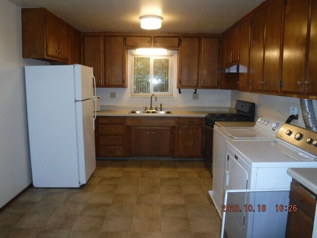 Foto del edificio - 1246 W 5th St