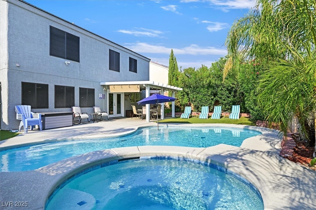 Foto principal - 2735 Peekskill Ave