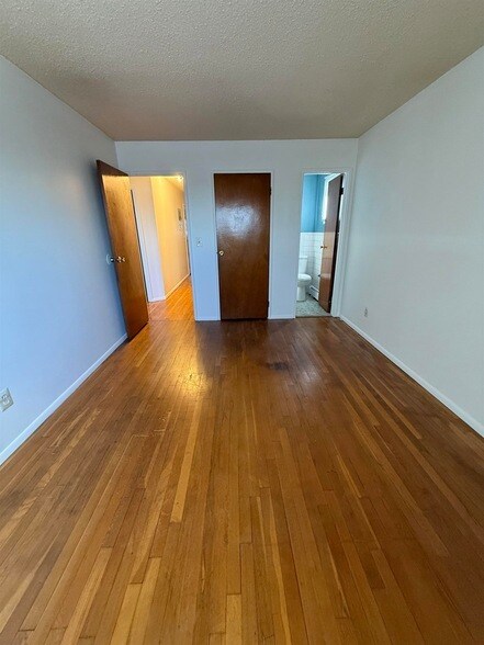 Building Photo - 115 McAdoo Ave