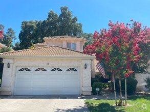Building Photo - 1500 Scenic Dr