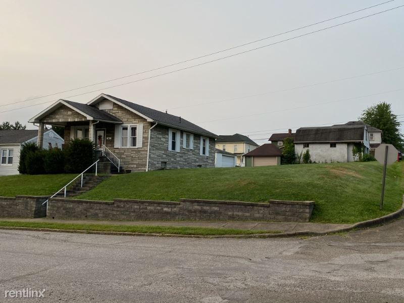 Primary Photo - 2 br, 1 bath House - 440 W 43rd Street
