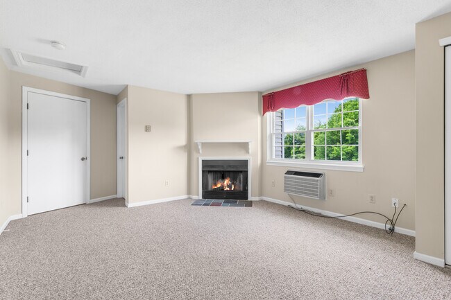 Foto del edificio - 50 Crystal Ln