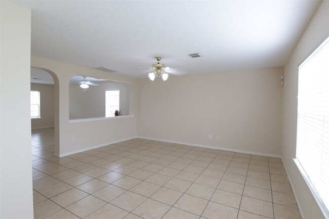 Building Photo - 16938 Watering Oaks Ln