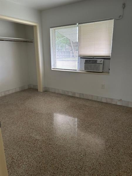 Foto del edificio - 301 SW 9th Ave