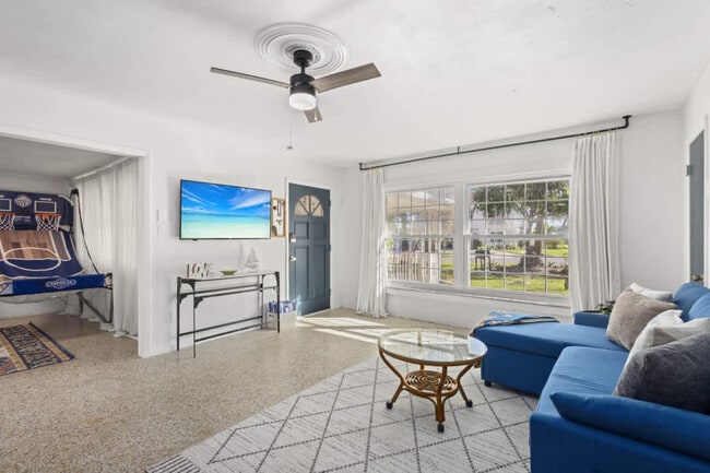 Building Photo - 311 16th Ave