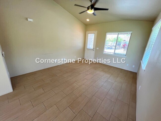 Foto del edificio - 92-637-637 Welo St