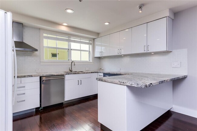 Foto del edificio - 623 NE 8th Ave