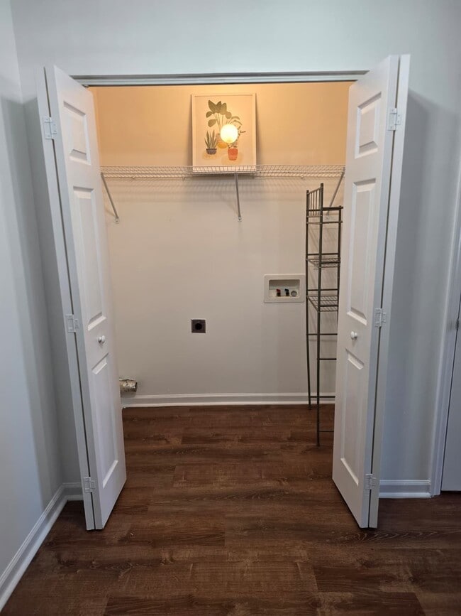 Foto del edificio - 1262 Macedonia Dr