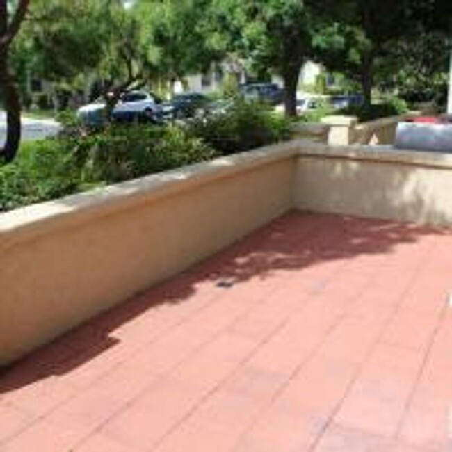 Building Photo - 4 Bed townhome in Harveston for Rent
