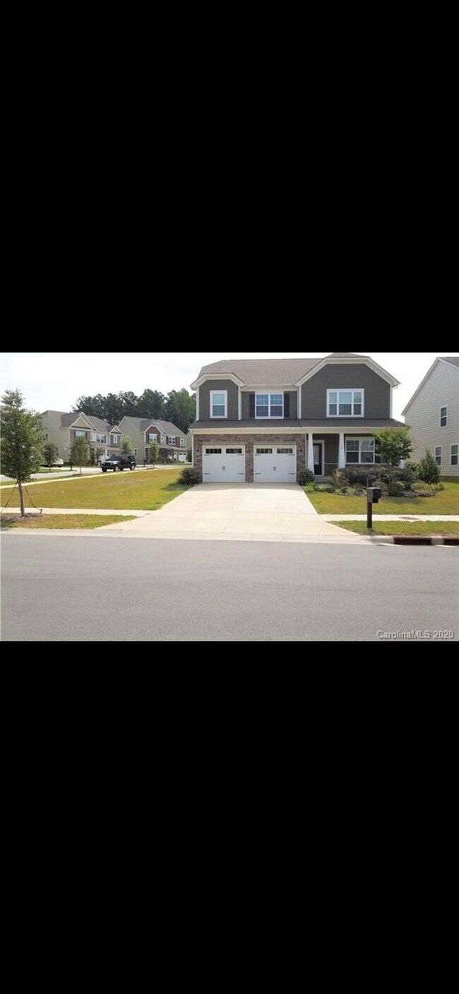 Building Photo - 136 Yellowbell Rd