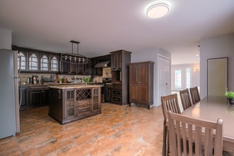 Building Photo - 236 Rue Notre-Dame-de-l'île