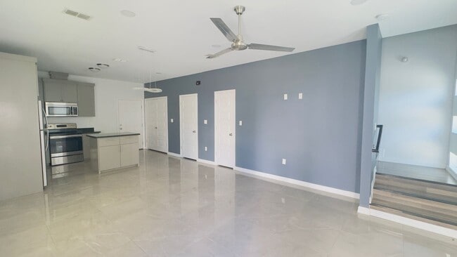 Building Photo - 219 Fig Dr