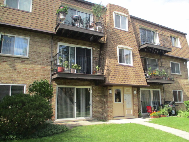 Foto del edificio - 9416 Bay Colony Dr