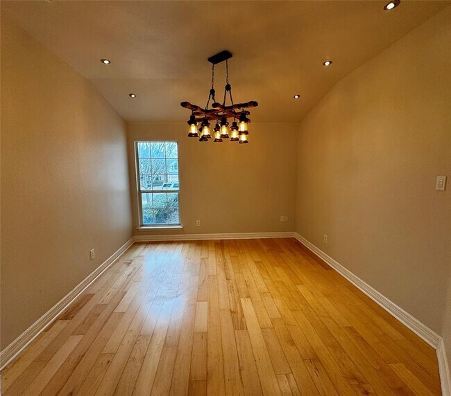 Foto del edificio - 16920 Brayton Park Dr