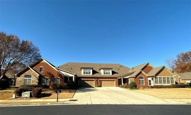 Building Photo - 11110 Brookhavenclub Dr
