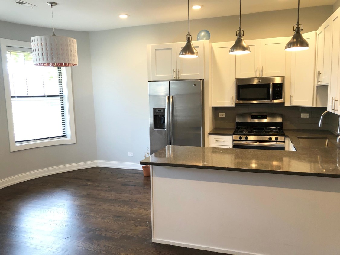 Foto principal - 6322 S Ingleside Ave