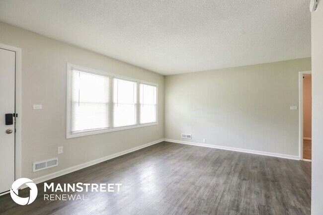 Foto del edificio - 10903 Bennington Ave