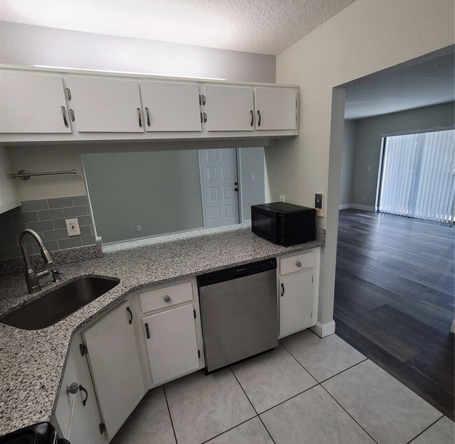 Building Photo - Virginia Drive Apartments