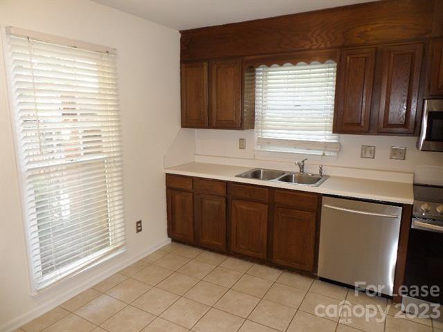 Foto del edificio - 530 N Poplar St