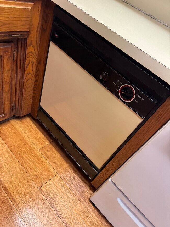 Foto del edificio - 323 S Shurley St