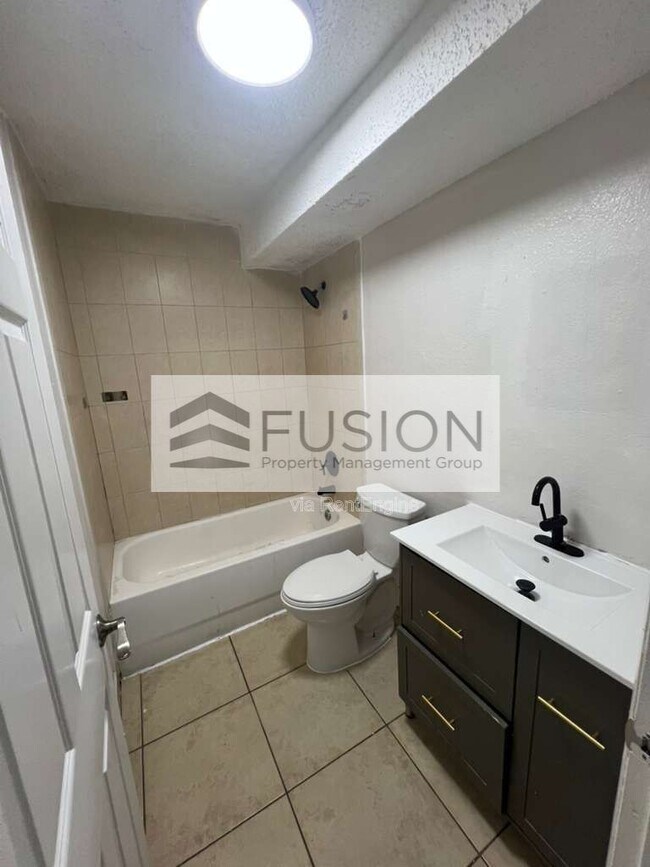 Building Photo - 400 NW 65th Ave