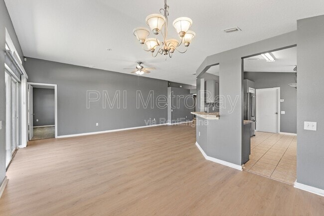 Building Photo - 1010 Summer Breeze Dr