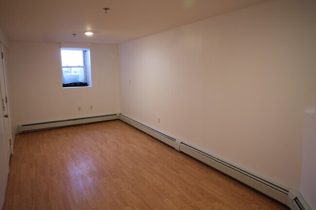 Building Photo - 908 17th St