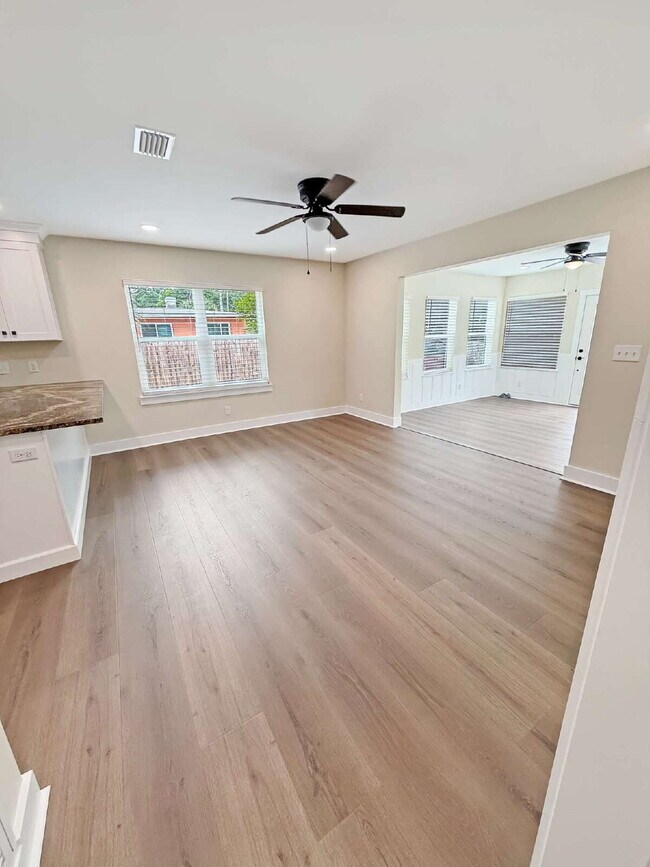 Foto del edificio - Newly Renovated| Modern Finishes | Prime Location