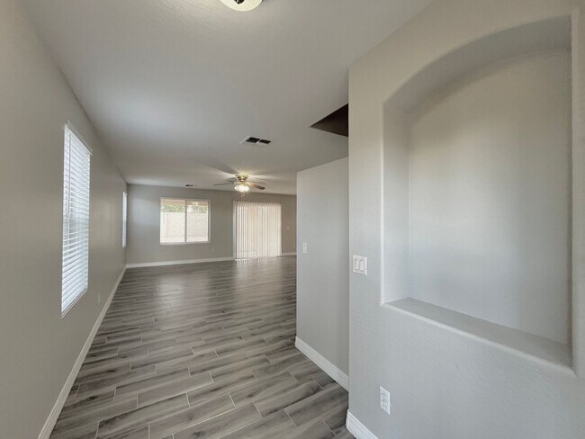 Foto del edificio - COMING SOON! 5bd 3ba in San Tan Valley!