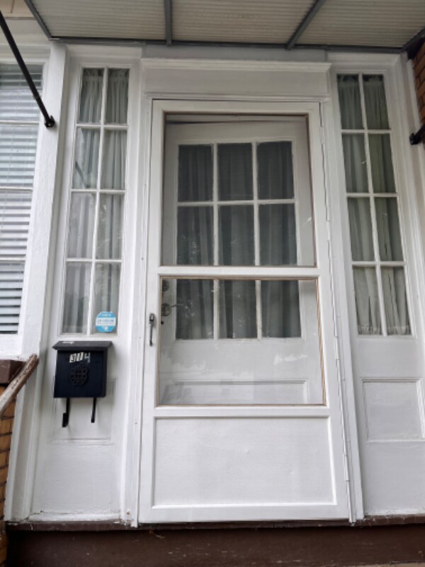 Building Photo - 314 N Cedar St