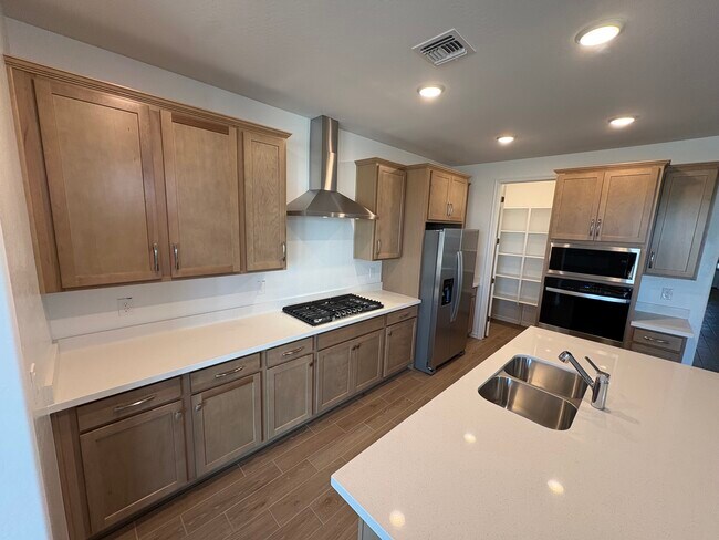 Building Photo - 675 W Riparian Dr