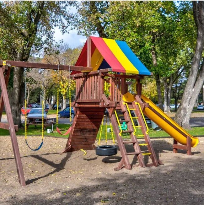 Burnsville Pointe Apartments in Burnsville, MN