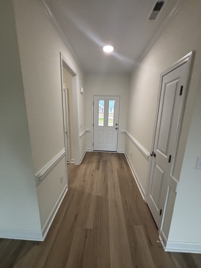 Building Photo - 127 Godwin Ln