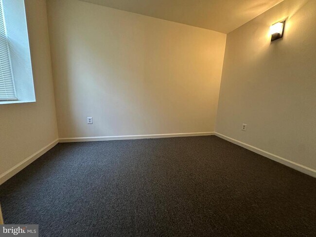 Foto del edificio - 2621 E Thompson St