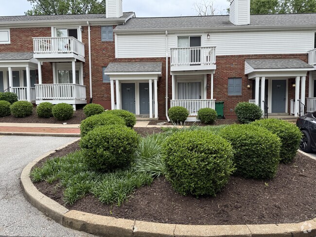 Building Photo - 1686 E Swan Cir