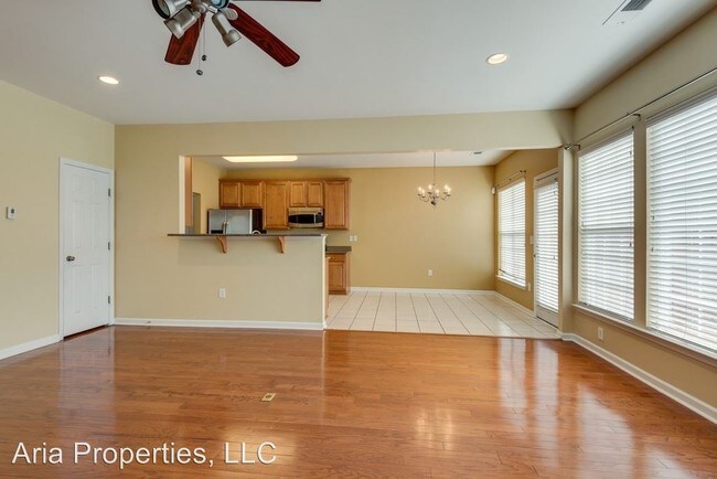 Building Photo - 4 br, 3.5 bath House - 453 Lazy Creek Ln.