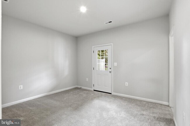 Building Photo - 241 Monteith Dr
